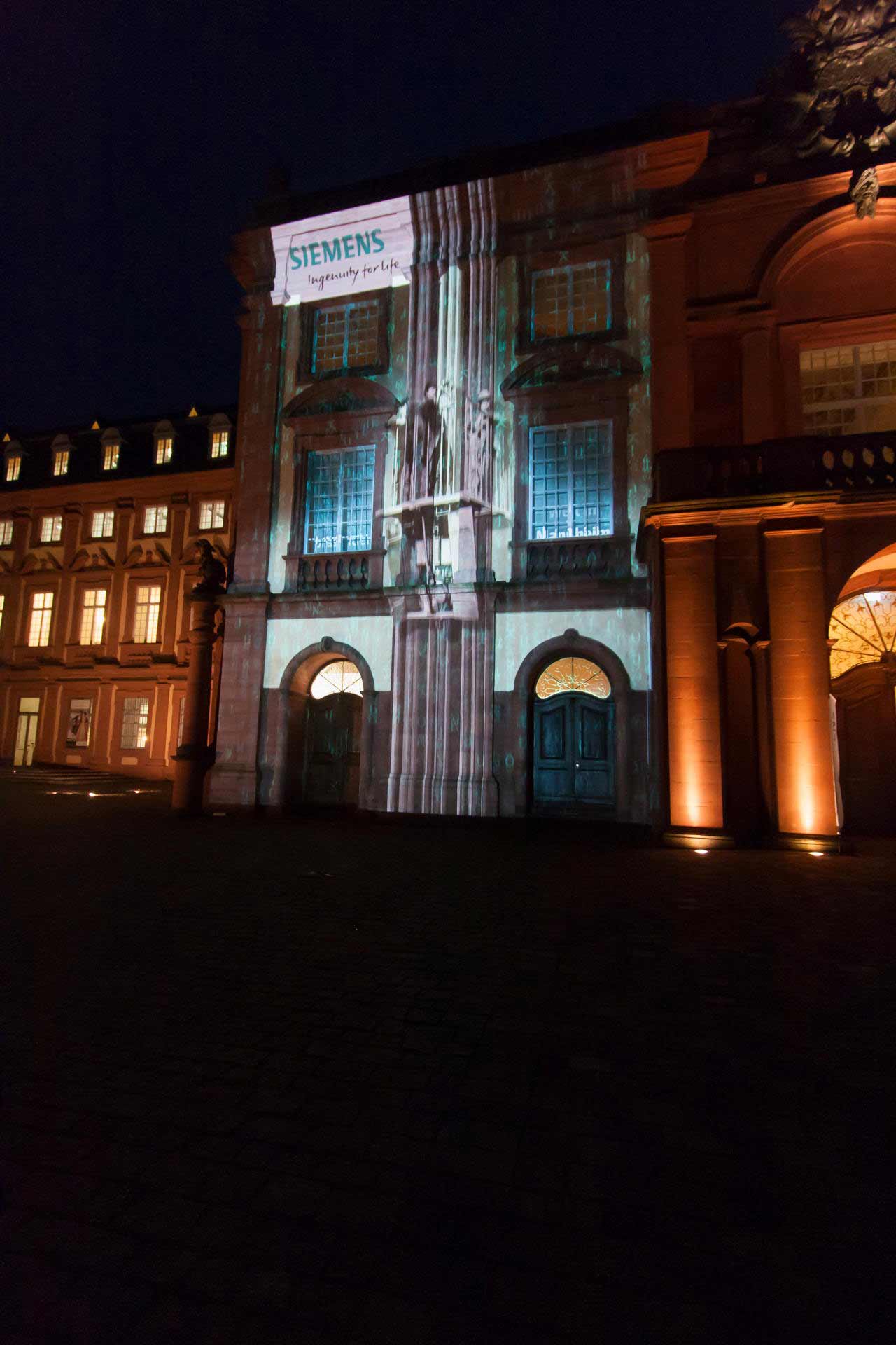 Siemens_Mapping_125_Jahre_pong_li_1
