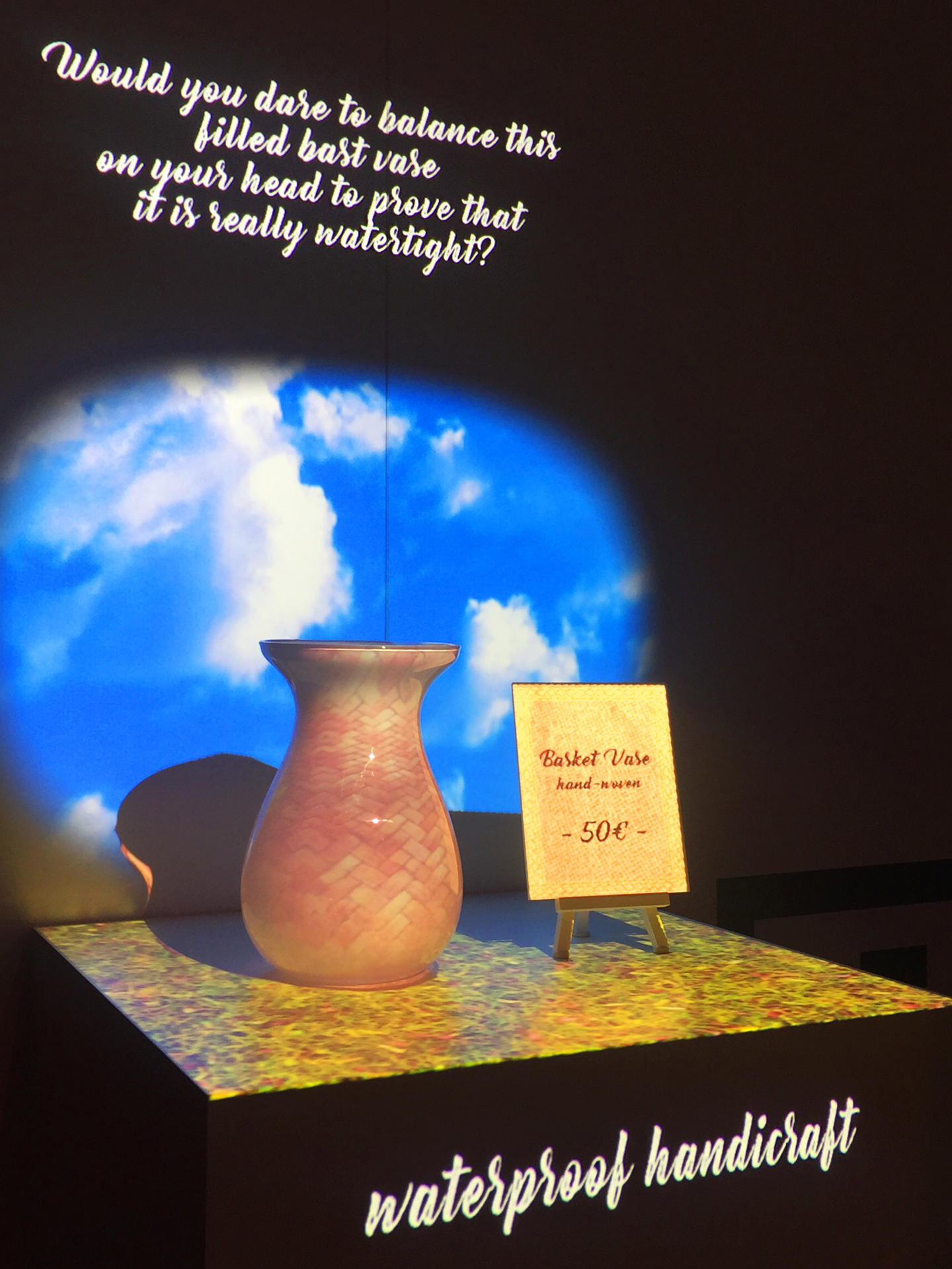 Sneaker_Vase_Projection_pong_li_4