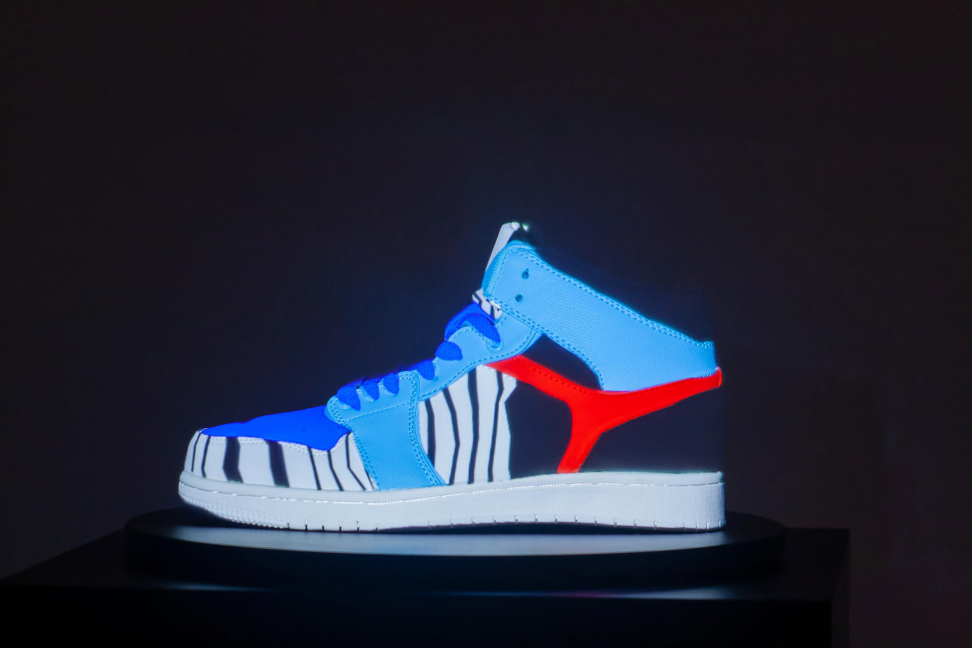 Sneaker_Vase_Projection_pong_li_5